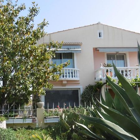 Rez De Chaussee Studio Climatise Dans Villa Aigues-Mortes Buitenkant foto