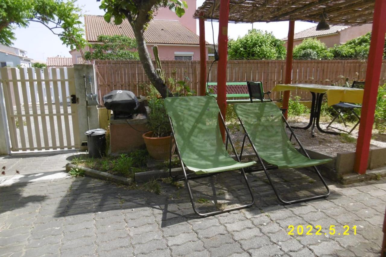 Rez De Chaussee Studio Climatise Dans Villa Aigues-Mortes Buitenkant foto