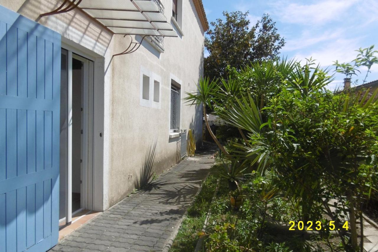 Rez De Chaussee Studio Climatise Dans Villa Aigues-Mortes Buitenkant foto