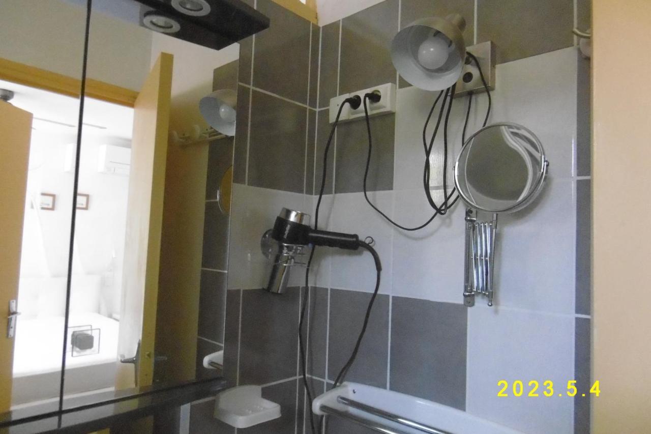 Rez De Chaussee Studio Climatise Dans Villa Aigues-Mortes Buitenkant foto