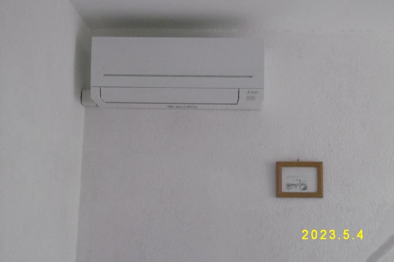 Rez De Chaussee Studio Climatise Dans Villa Aigues-Mortes Buitenkant foto