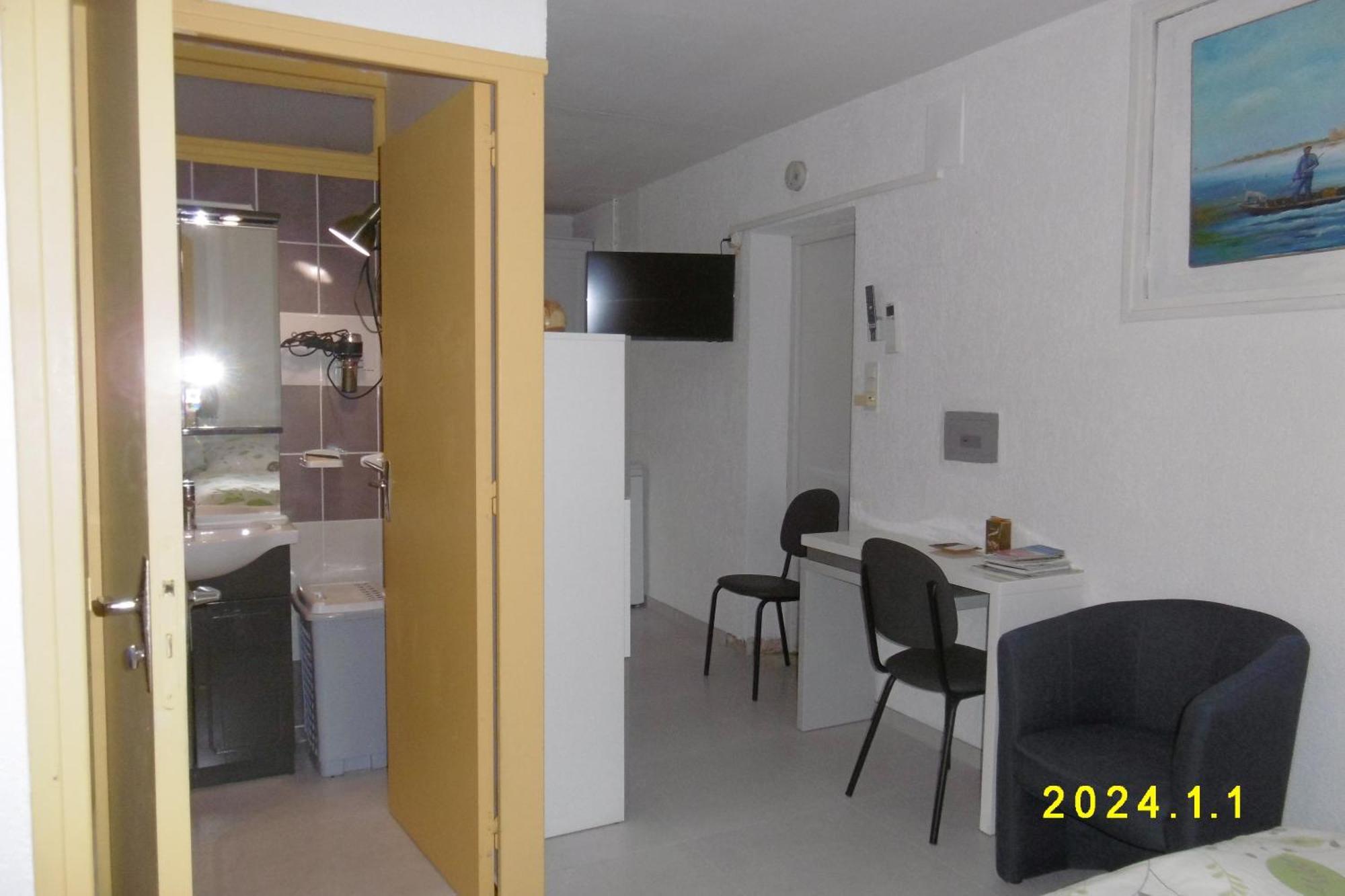 Rez De Chaussee Studio Climatise Dans Villa Aigues-Mortes Buitenkant foto